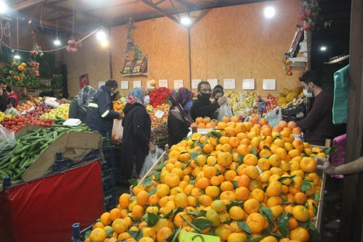 56 Saatlik Kısıtlama Öncesi Gıda Sektöründe Yoğunluk Yaşandı