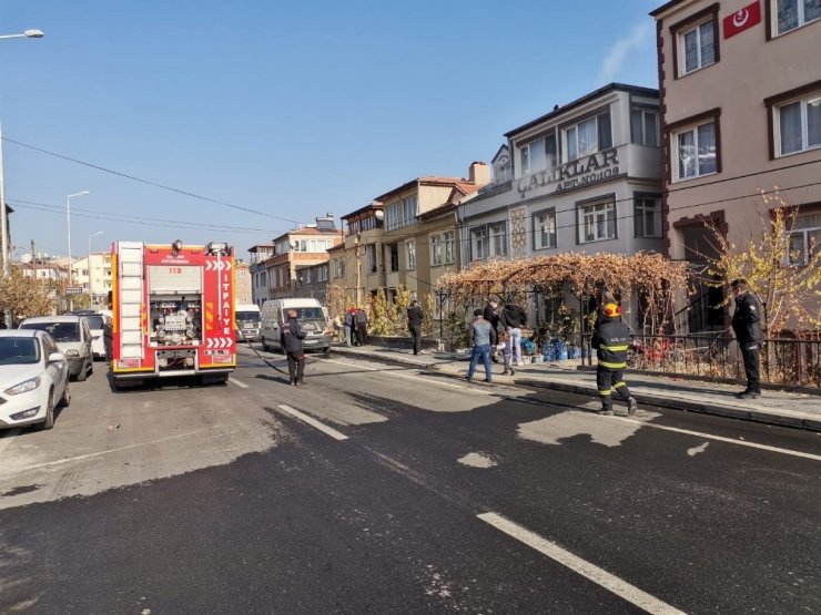 Kayseri’de Ev Yangını; İtfaiye Ekipleri Büyümeden Söndürdü