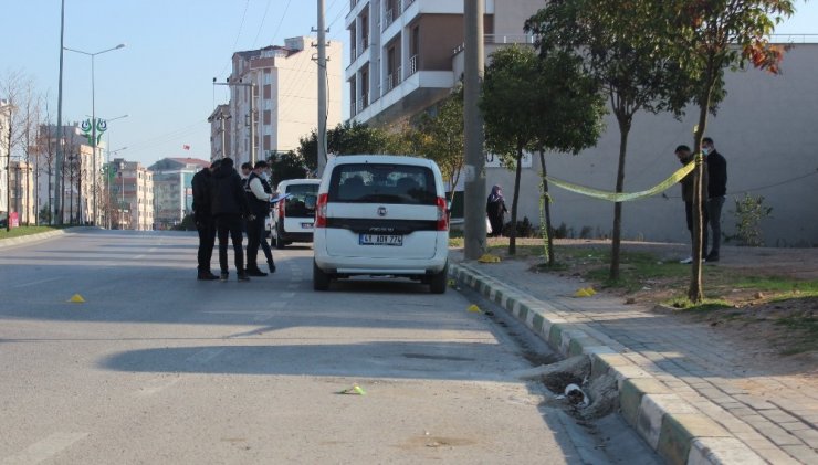 Çocuğu Görmeye Gelen Damadını Cadde Ortasında Silahla Öldürdü