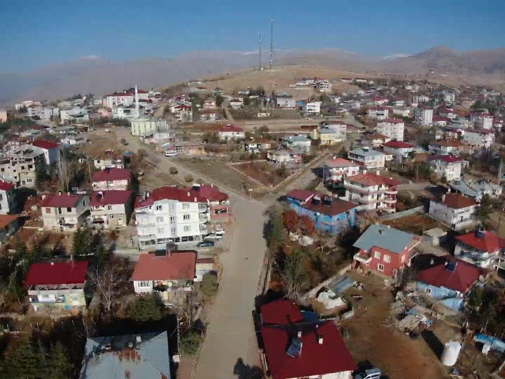 Tufanbeyli Yasağa Uydu, Sokaklar Bomboş Kaldı