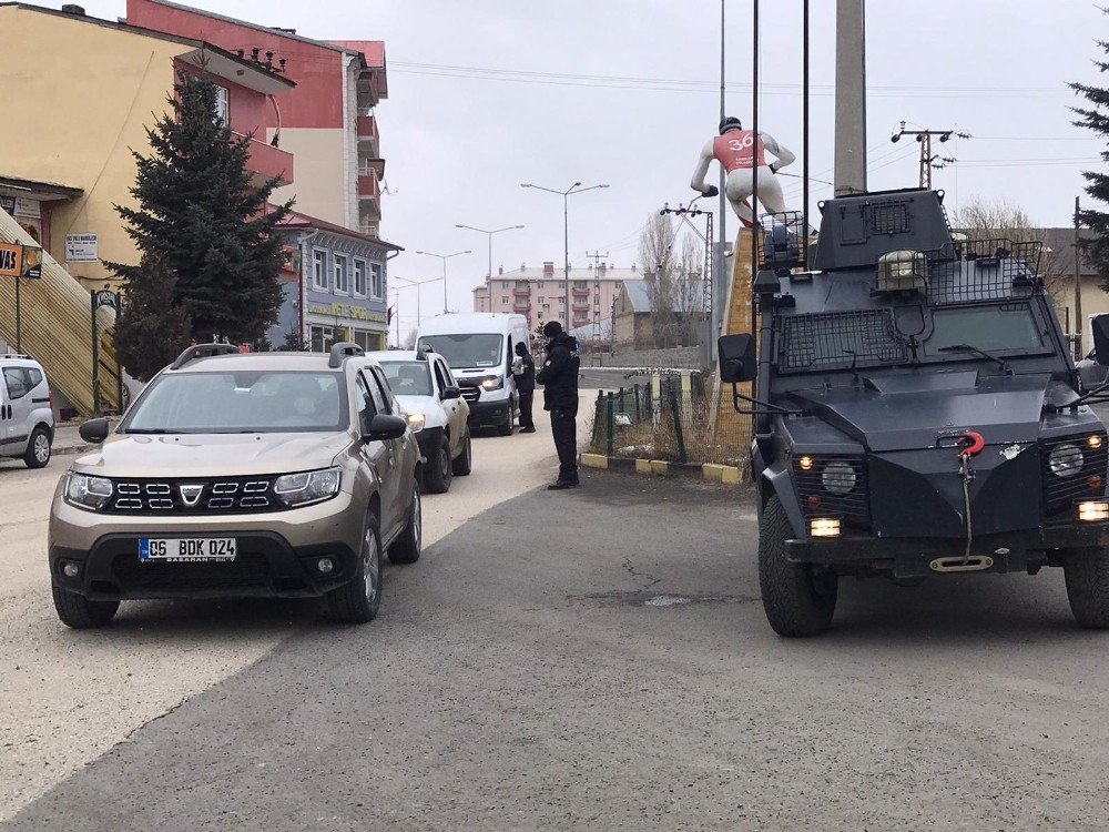 Sarıkamış’ta Polisten Sıkı Denetim