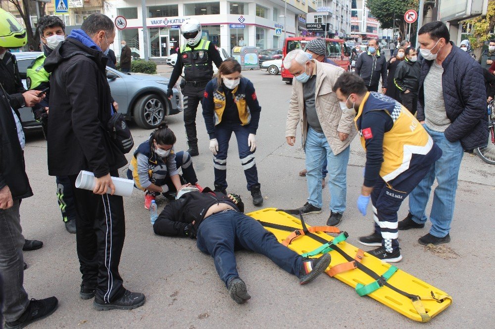 Hafif Ticari Araç İle Çarpışan Motosiklet Sürücüsü Yaralandı