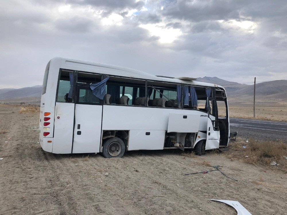 Konya’da Midibüs Devrildi: 12 Yaralı