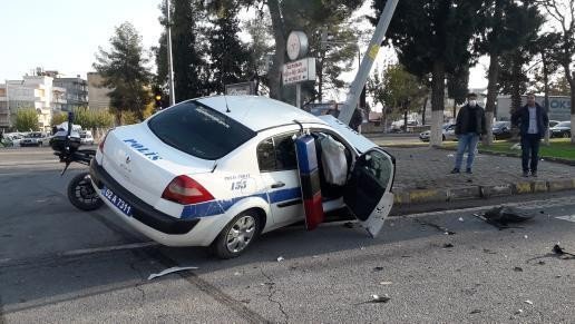 Adıyaman’da Kaza Yapan Polisler Yaralandı