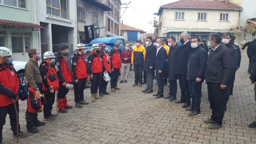 Vali Çelik’ten Kayıp Kadın İçin ’geçmiş Olsun’ Ziyareti