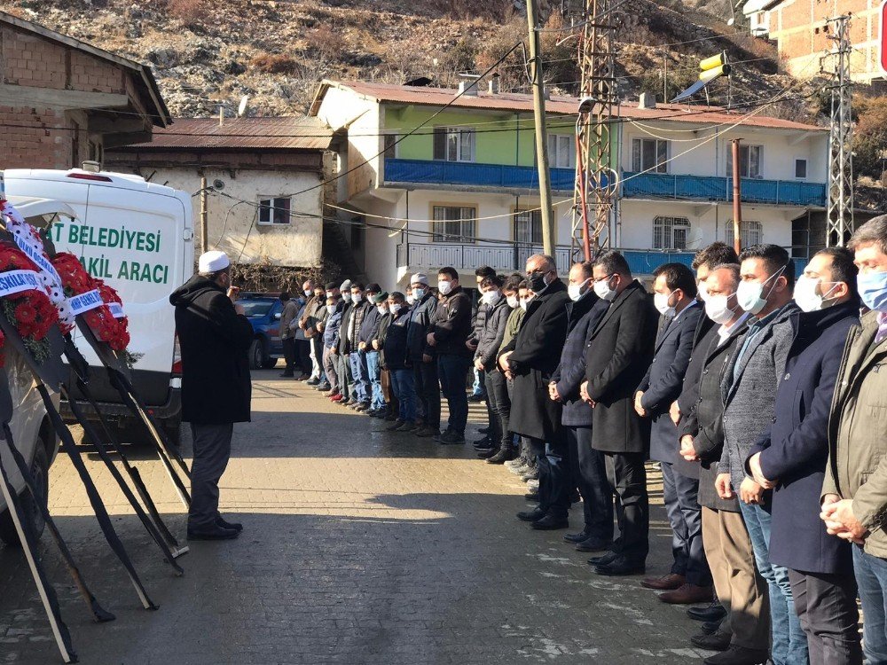 Koronadan Ölen Belediye Başkanı Toprağa Verildi