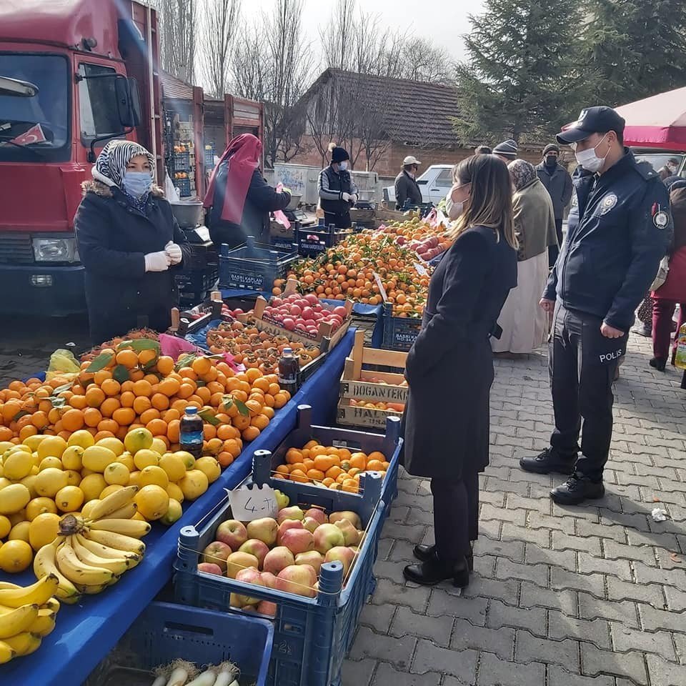 Çavdarhisar Pazarında Korona Virüs Denetimi