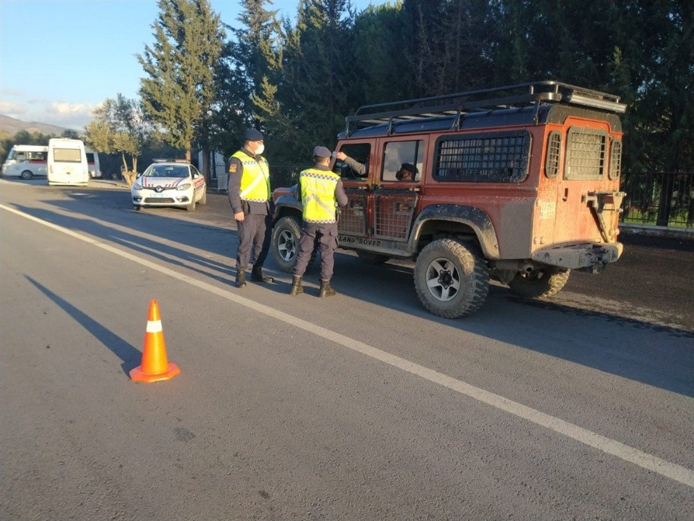 Emniyet Kemeri Denetiminde 114 Araca Ceza Uygulandı