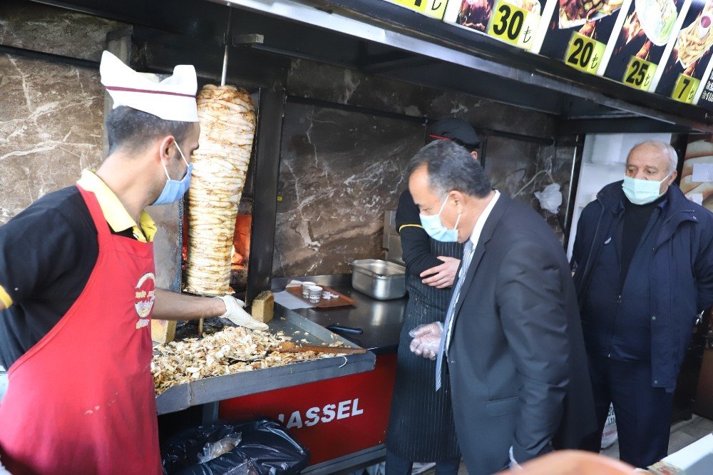 Hakkari Zabıtası Tedbirleri Elde Bırakmıyor