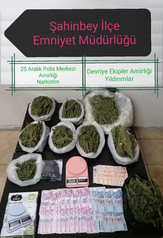 4 Kilo 280 Gram Esrar Ele Geçirildi