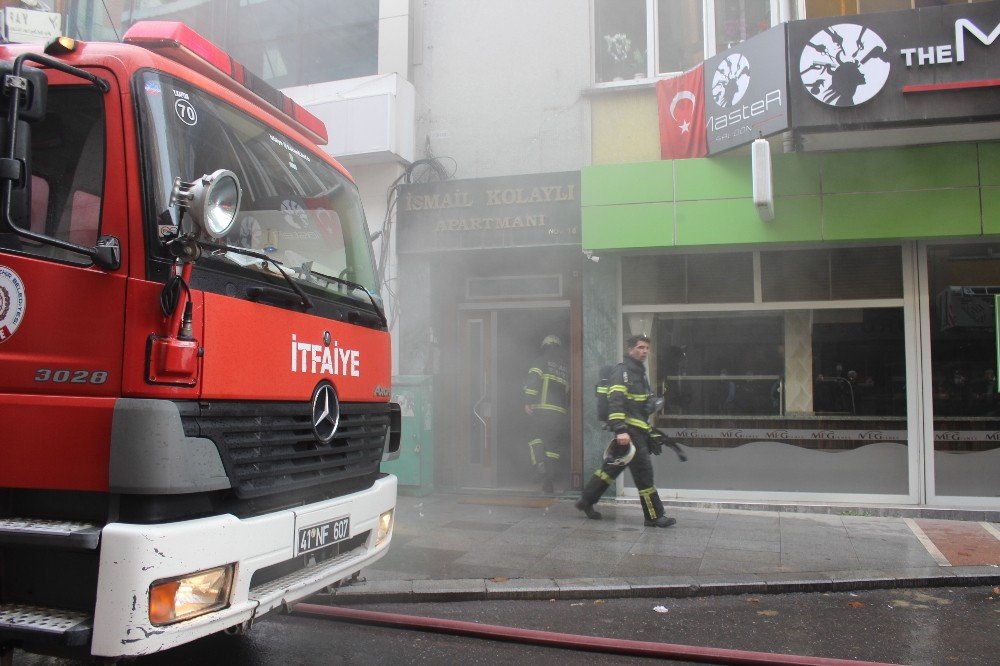 Restoran Deposunda Çıkan Yangın Korkuttu