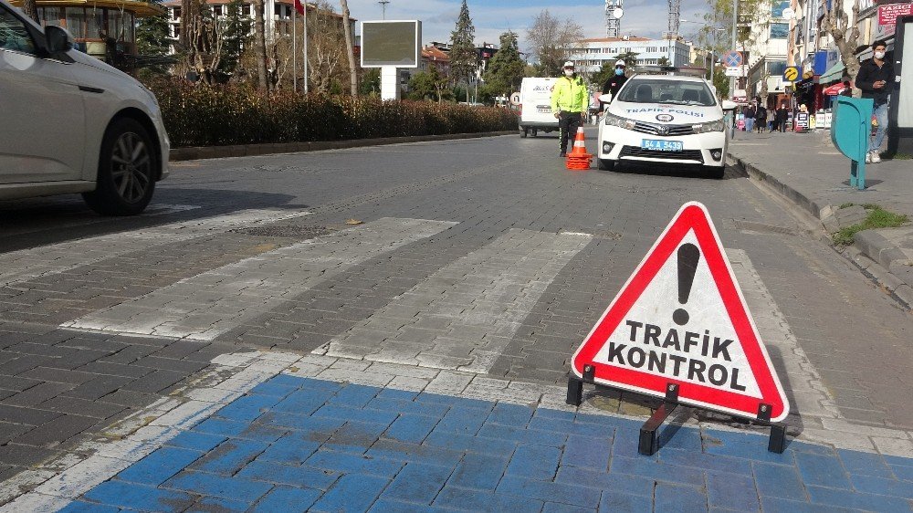 Uşak Emniyetinden ’yaya Önceliği’ Denetimi