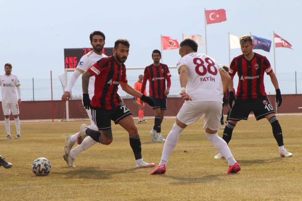 24erzincanspor İnegöl Sporu Tek Golle Geçerek 3 Puanın Sahibi Oldu