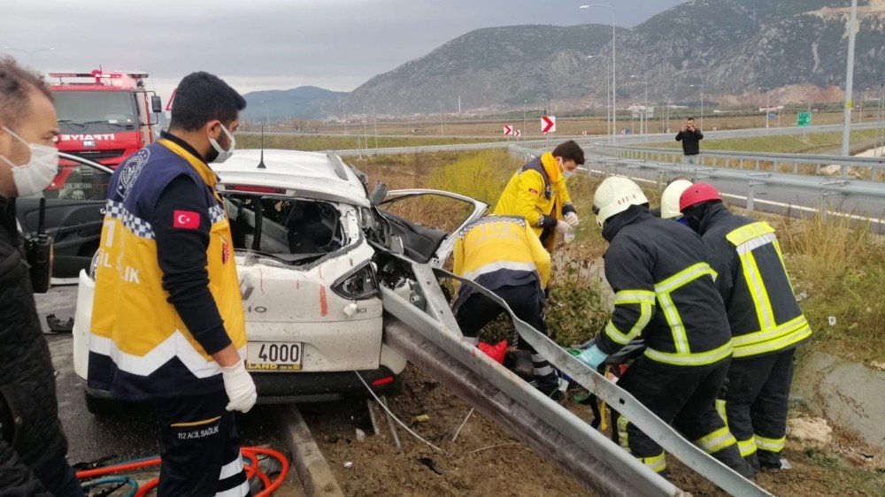 İzmir-istanbul Otoyolu’nda Feci Kaza: 3 Ağır Yaralı