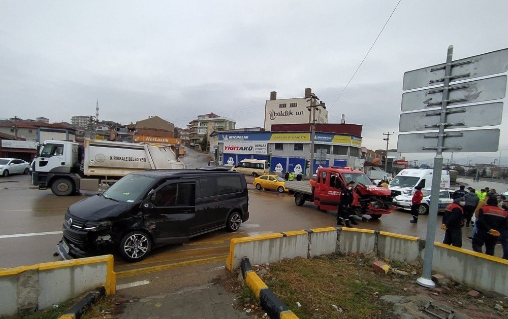 Sokağa Çıkma Kısıtlamasında Şehir İçinde Trafik Kazası