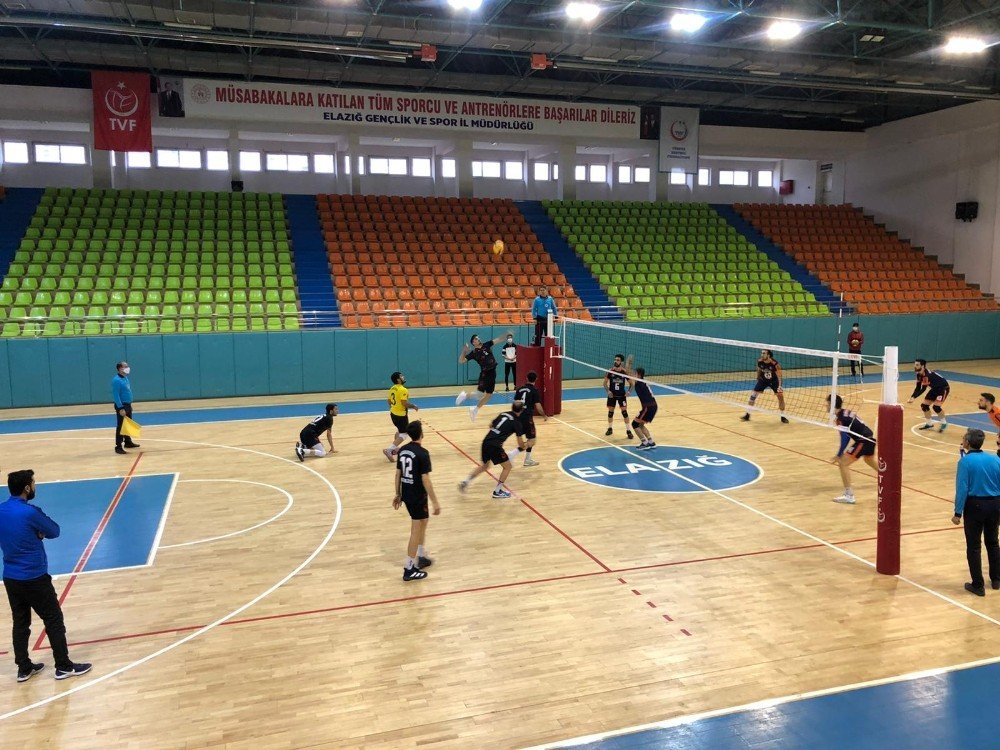 Tvf 2. Lig: Elazığ Aksaray Gençlik: 0 - Seyhan Yıldırım: 3