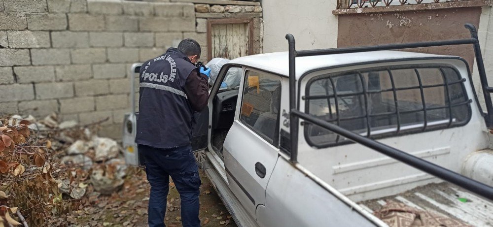 Hırsızlık Şüphelisini, Çaldığı Araçta Unuttuğu Manivela Yakalattı