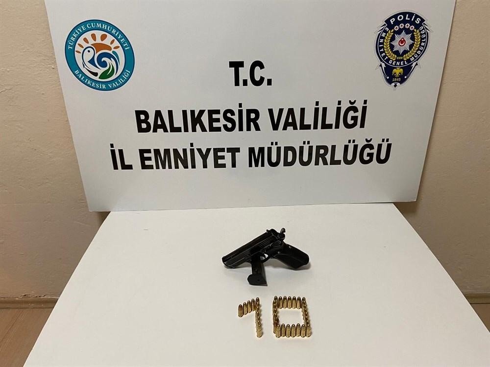 Balıkesir’de Polis 5 Uyuşturucu Şüphelisini Yakaladı