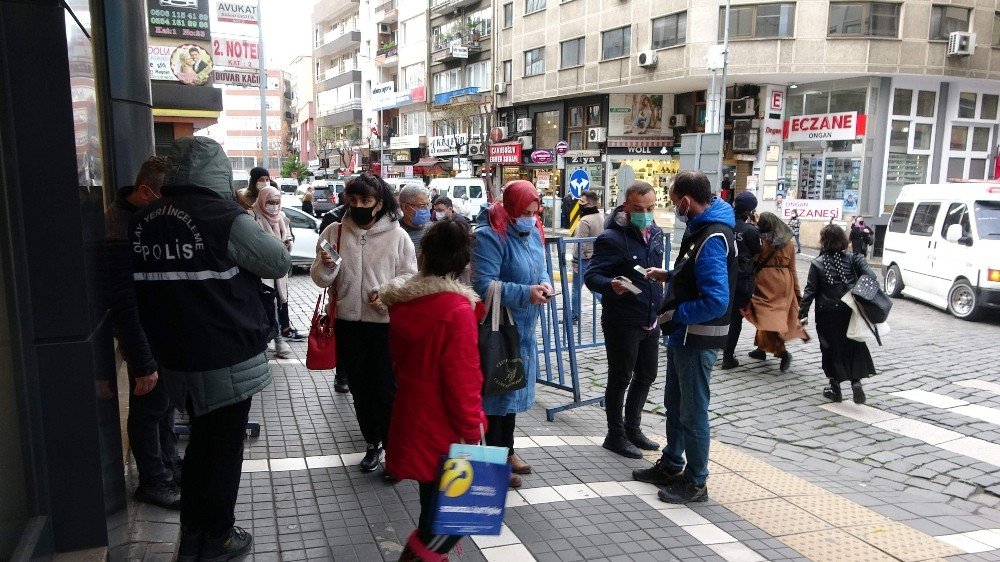 Trabzon’un En İşlek Caddelerinde Hes Kodu Uygulaması Sürüyor