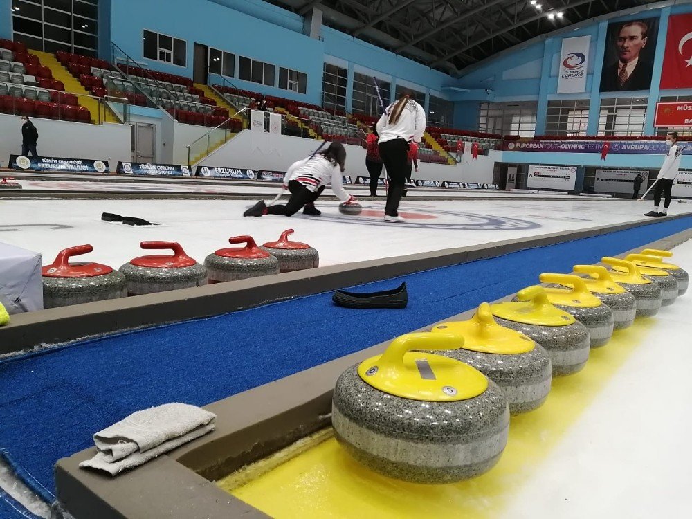 Curling 2. Lig Müsabakaları Erzurum’da Devam Ediyor