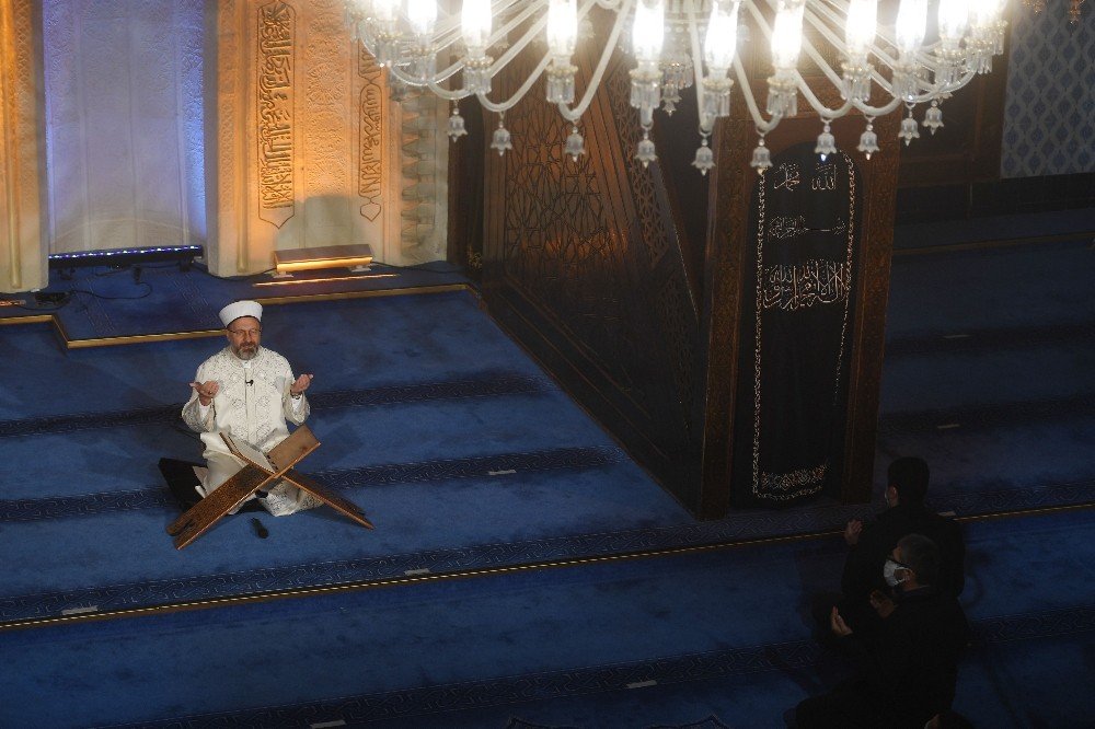 Diyanet İşleri Başkanı Erbaş, Hacıbayram Camii’nde Dua Programına Katıldı