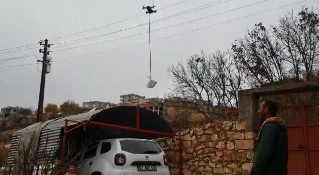 Diyarbakır Polisinden Görülmemiş Hizmet: Kısıtlamada Drone İle İlaç Dağıtıldı