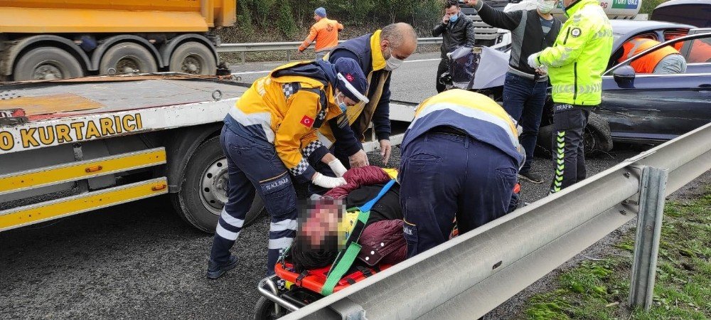 Tem Otoyolunda Otomobil Arazi Aracına Çarptı: 1 Yaralı