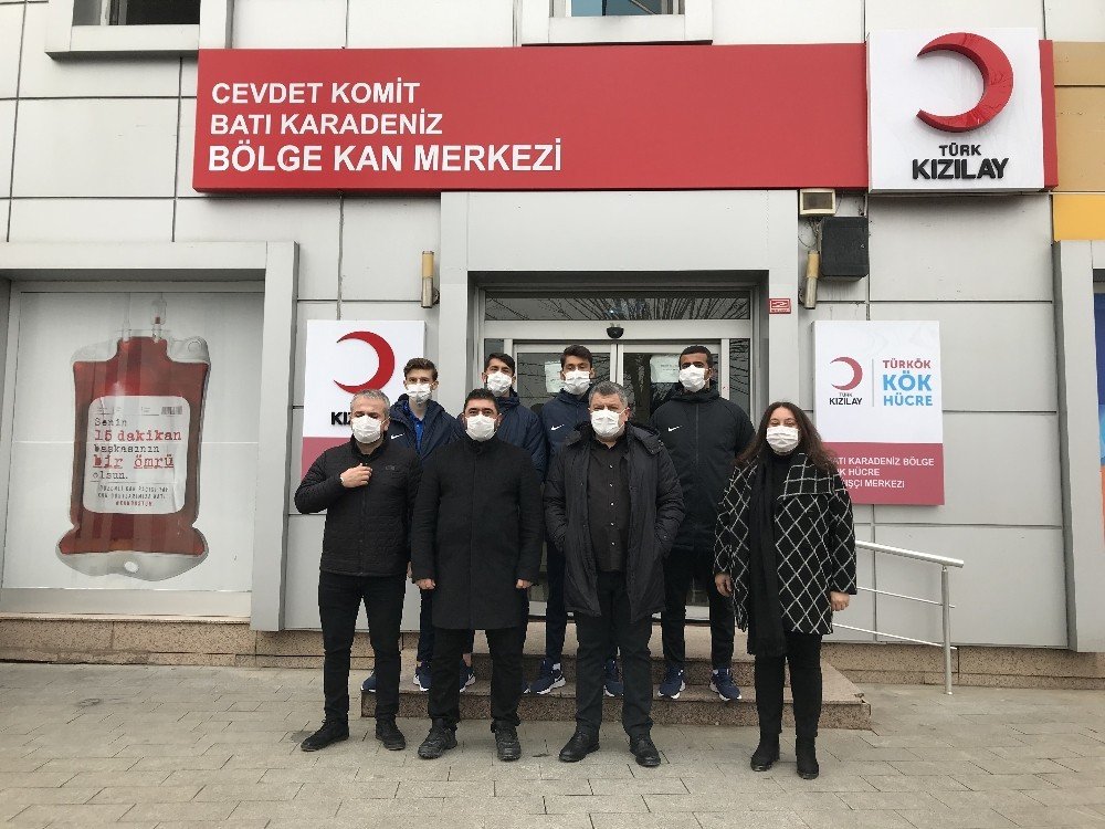 Korona Virüsü Atlatan Düzcesporlu Futbolcular, İmmün Plazma Bağışladı