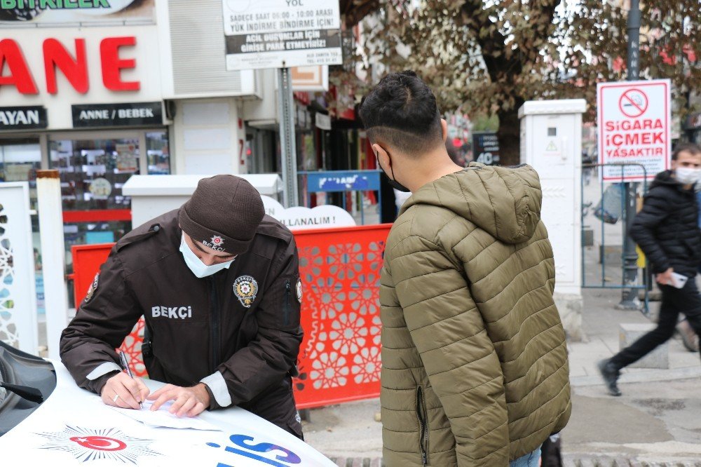 Sokağa Çıkma Kısıtlamasına Uymayan 20 Yaş Altı İki Kişiye Ceza