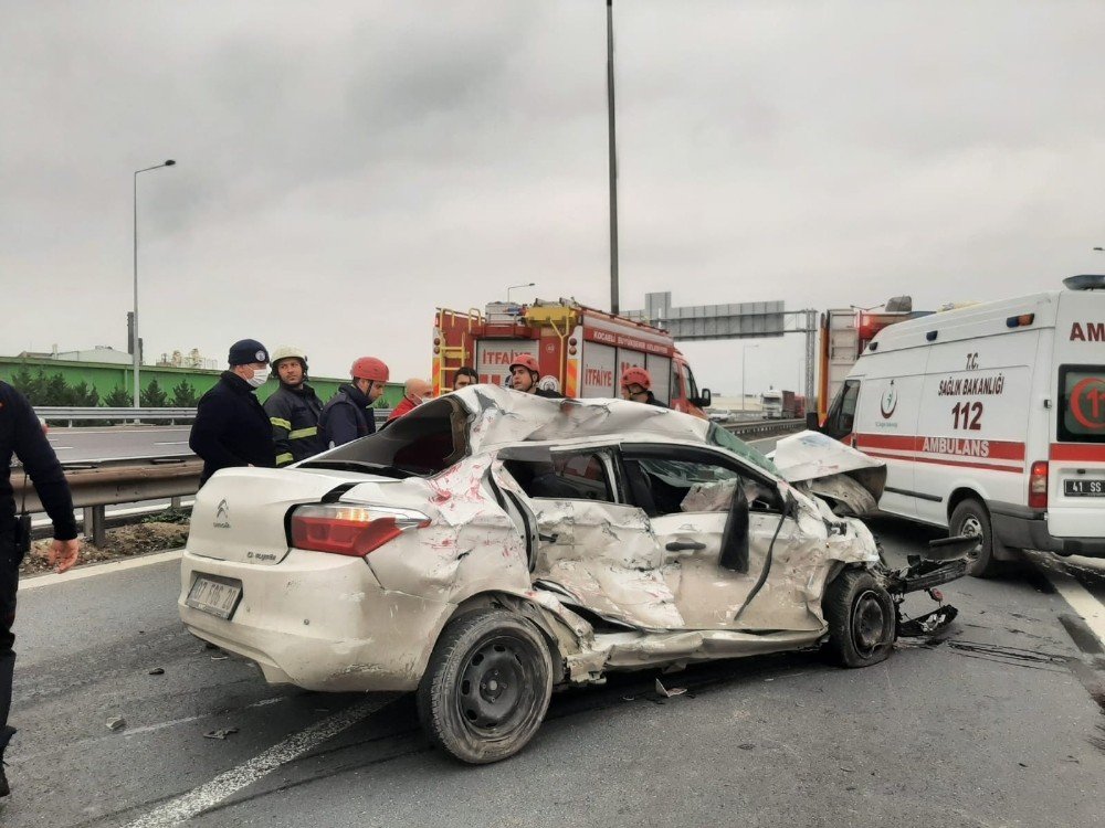 Kocaeli’de Zincirleme Trafik Kazası: 1 Ağır Yaralı