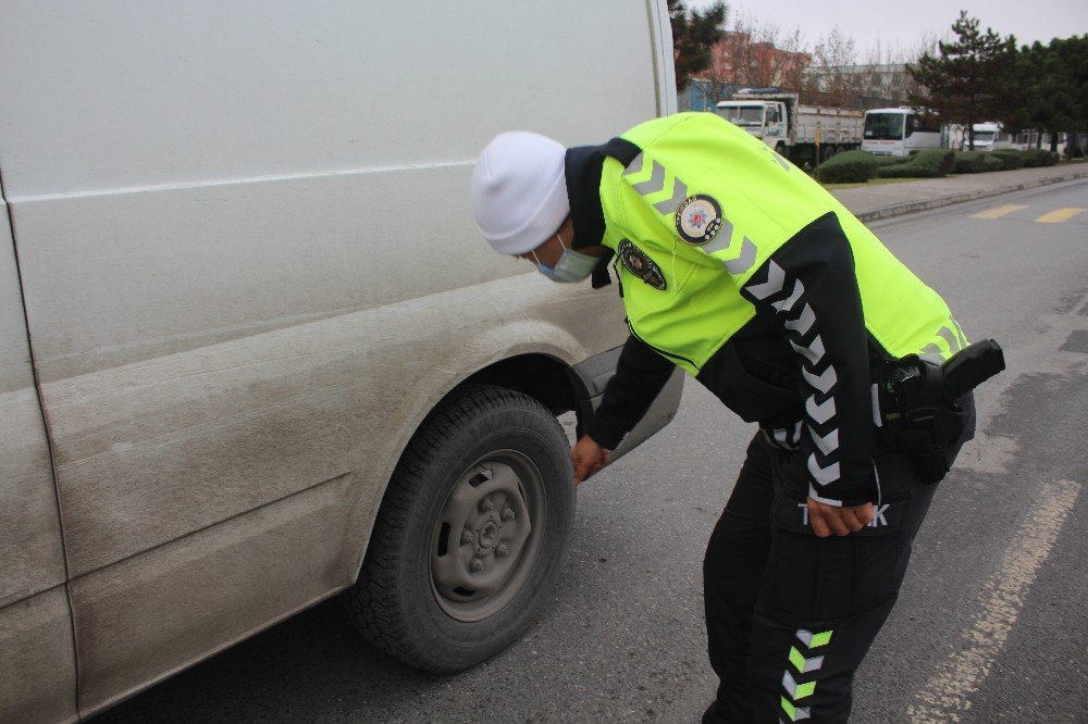 Kış Lastiği Denetimleri Sürüyor