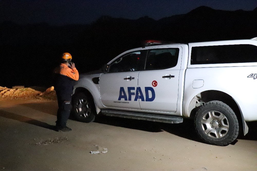 Gezmeye Gittiği Dağlık Alanda Mahsur Kaldı