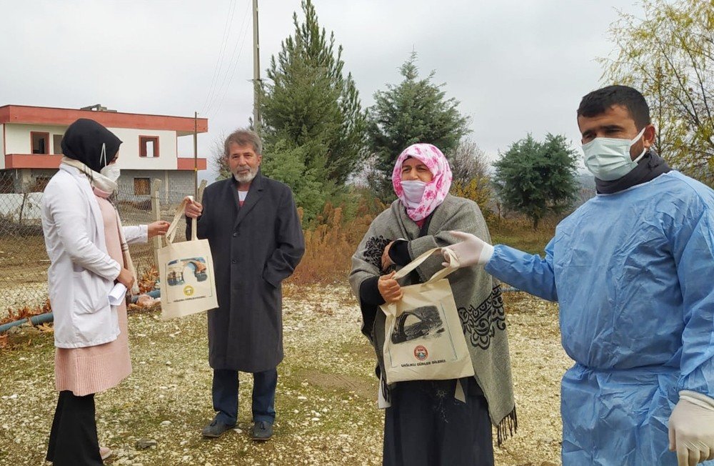 Silvan’da Karantinada Olan Vatandaşlar Düzenli Olarak Ziyaret Ediliyor