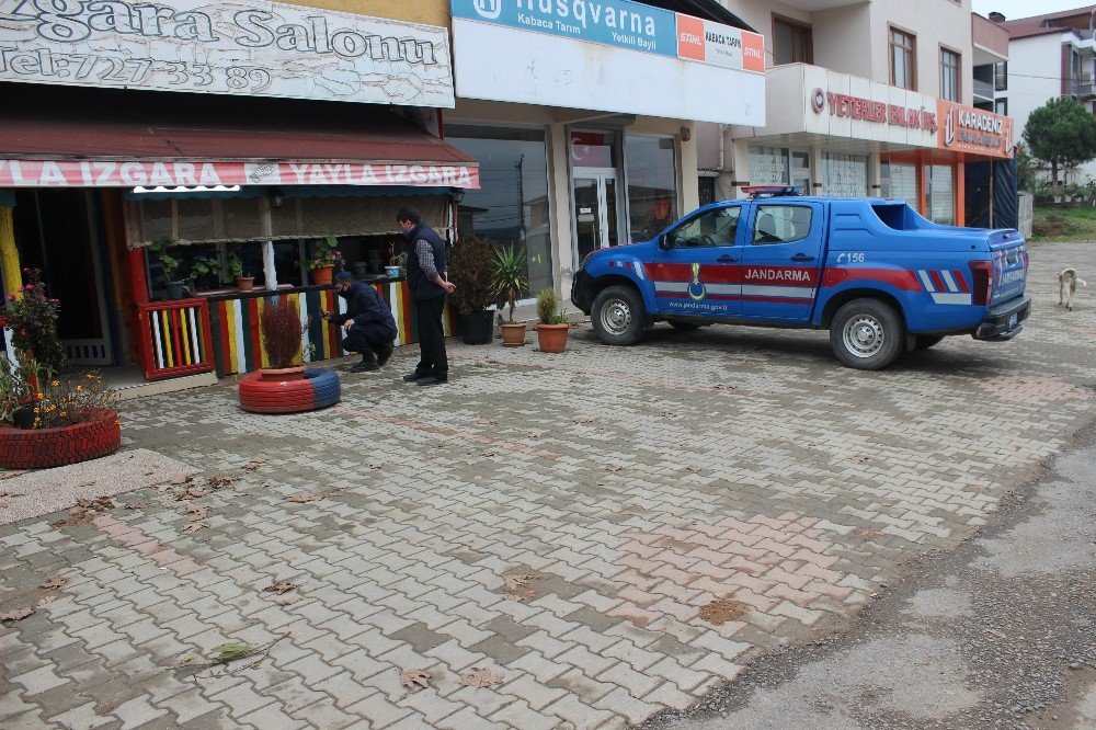 İki Dükkan Kimliği Belirsiz Kişiler Tarafından Kurşunlandı