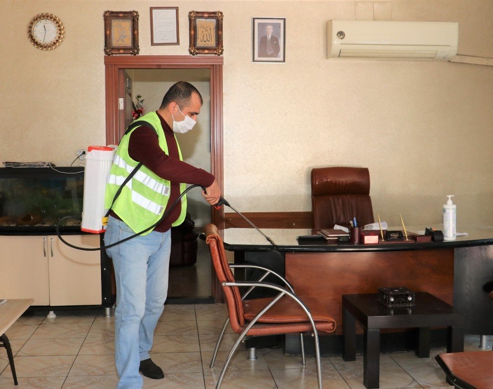 Toroslar’da Dezenfekte Çalışmaları Sürüyor