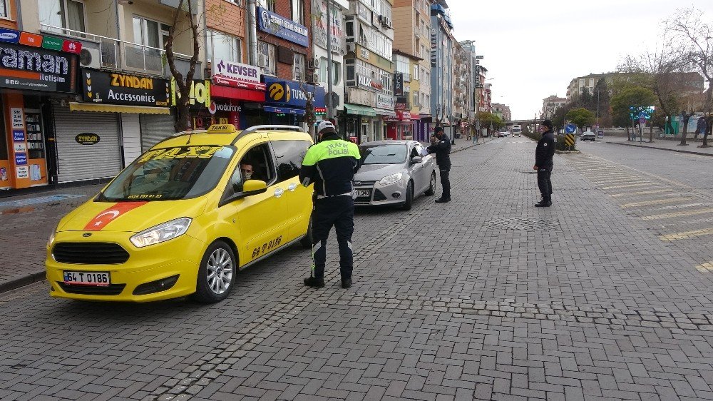 Polis, Cadde Ve Sokaklarda Denetim Yaptı