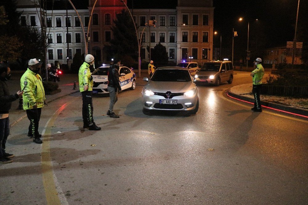 Bolu’da Sokağa Çıkma Yasağına Uymayan 21 Kişiye 66 Bin Lira Ceza