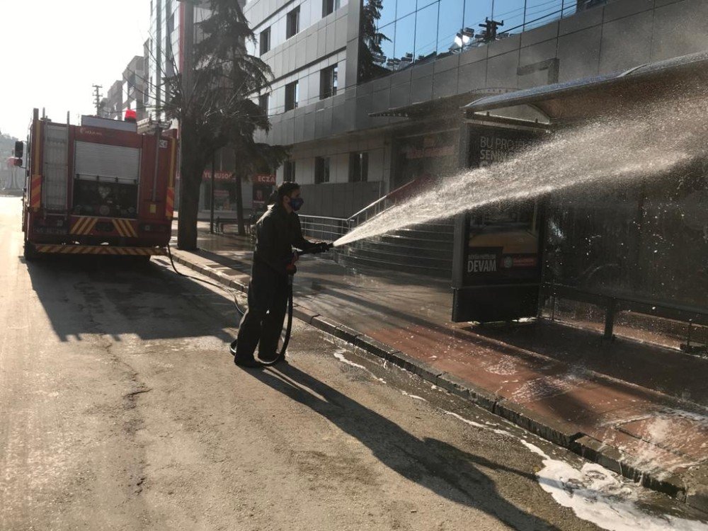 Manisa Sokakları Dezenfekte Ediliyor