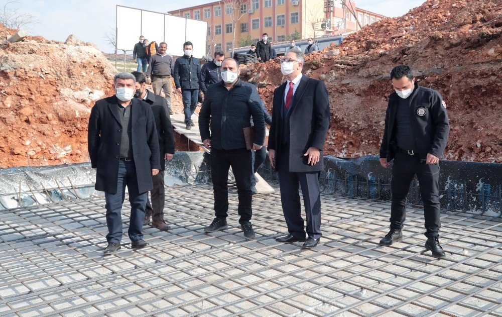 Yarı Olimpik Yüzme Havuzunun Çalışmaları Başladı