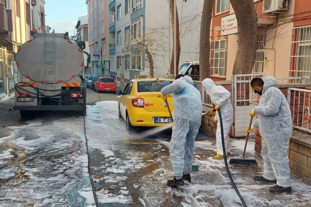 Sokaklarda Dezenfeksiyon Çalışması