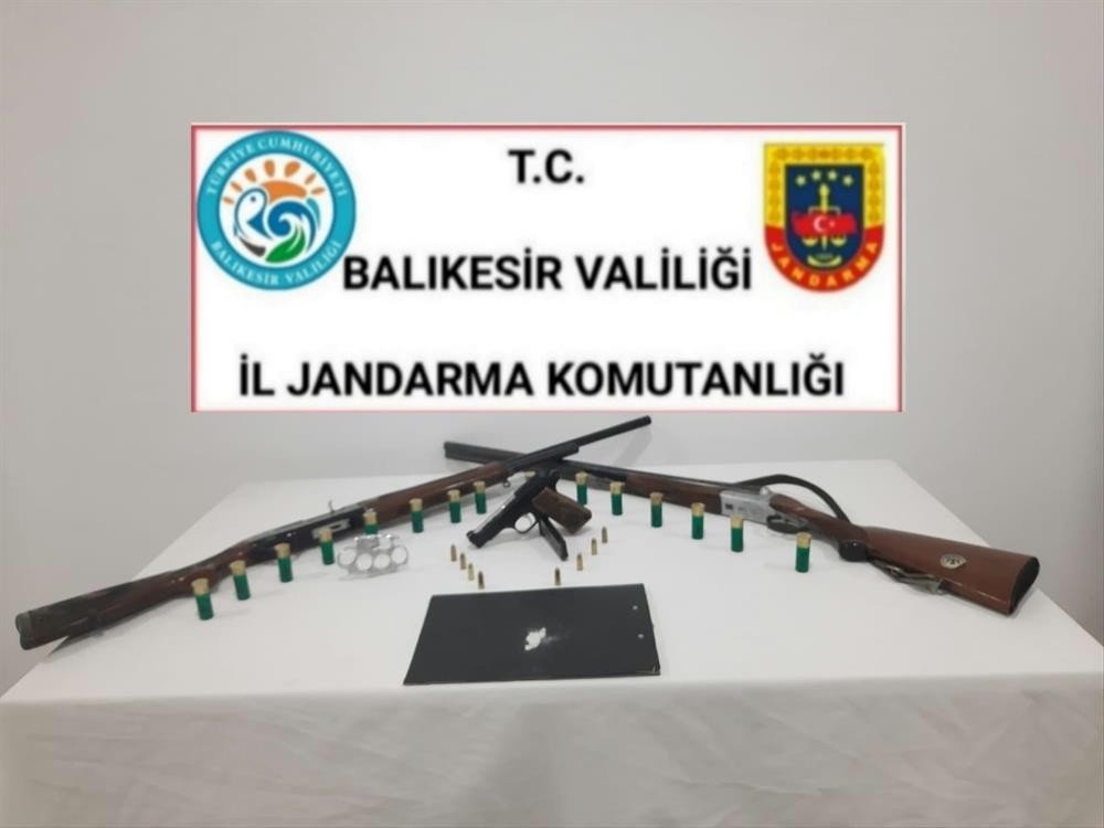 Balıkesir Jandarma 18 Aranan Şahsı Yakaladı