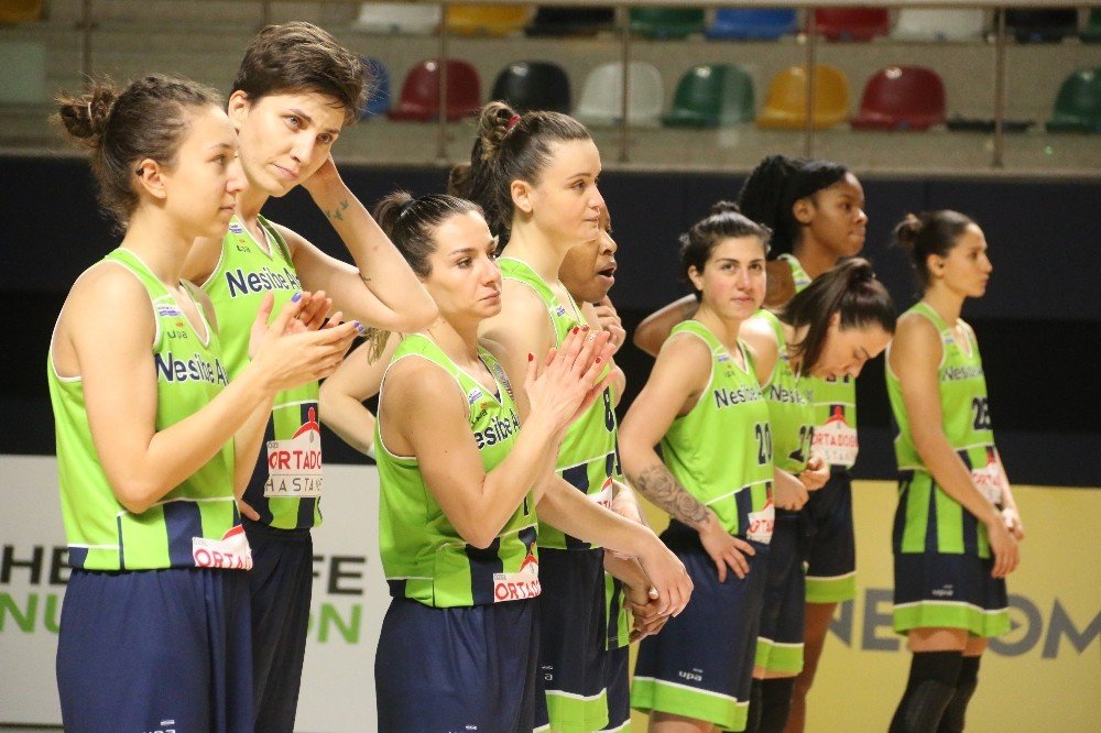 Kadınlar Basketbol Süper Ligi: İzmit Belediyespor: 70 - Nesibe Aydın: 75