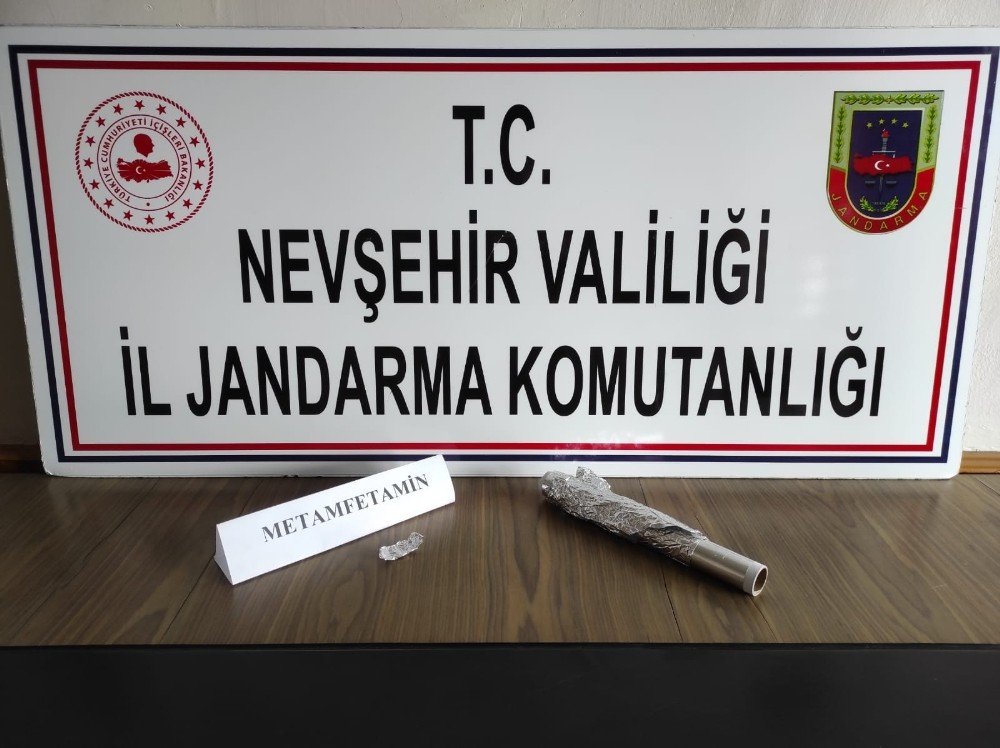 Jandarma Ekipleri Uyuşturucudan 4 Kişiyi Yakaladı