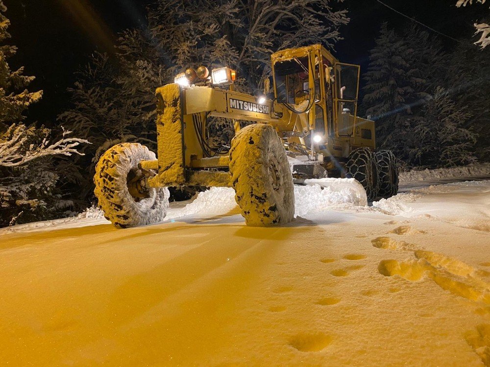 Rize’de 89 Köy Yolu Kar Nedeniyle Ulaşıma Kapandı