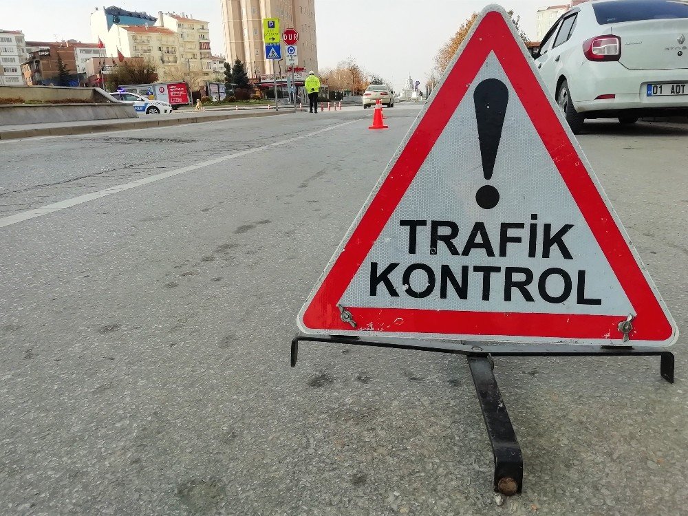 Eskişehir’de 56 Saatlik Kısıtlama Döneminde Trafik Denetimleri Sürüyor