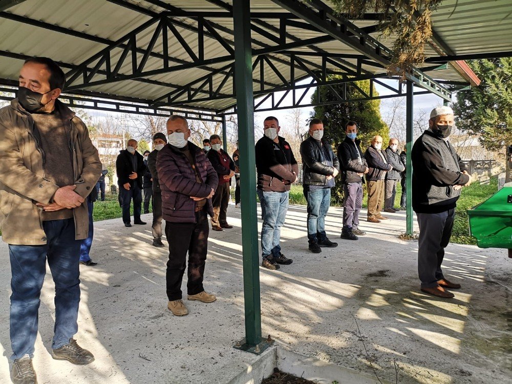 Sakarya’da Yanarak Hayatını Kaybeden Baba Ve 4 Yaşındaki Kızı Son Yolculuğuna Uğurlandı