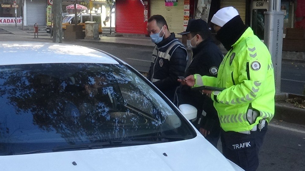 Diyarbakır Kısıtlamayla Birlikte Sessizliğe Büründü