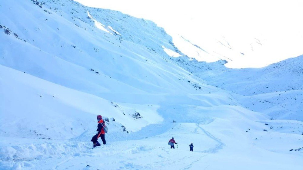 Hakkari’de Çığ Altında Kalan 1 Asker Şehit Oldu