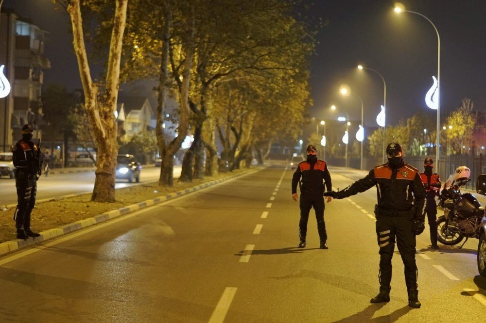 Sakarya’da Kısıtlamaya Uymayan 196 Kişiye 228 Bin Tl Para Cezası