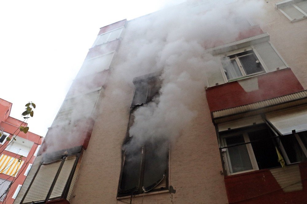 Evini Ateşe Veren Madde Bağımlısı Genç, Faciaya Neden Oluyordu